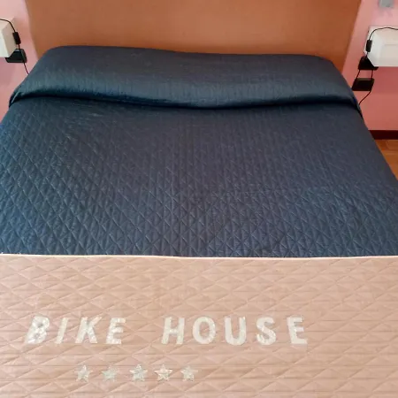 Apartment Bike House 