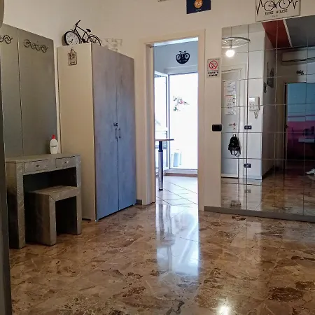 Apartment Bike House 